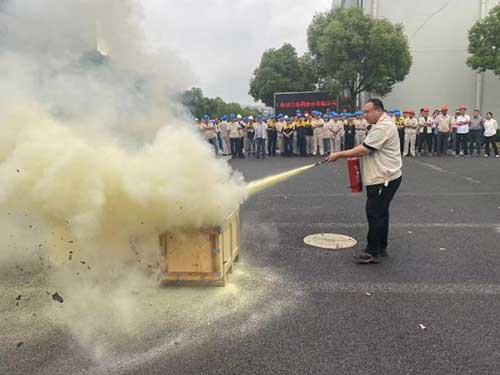 圖片4.jpg “人人講安全、個(gè)個(gè)會(huì)應(yīng)急”——上海創(chuàng)力集團(tuán)開展“安全月”消防演習(xí)活動(dòng)(圖4)